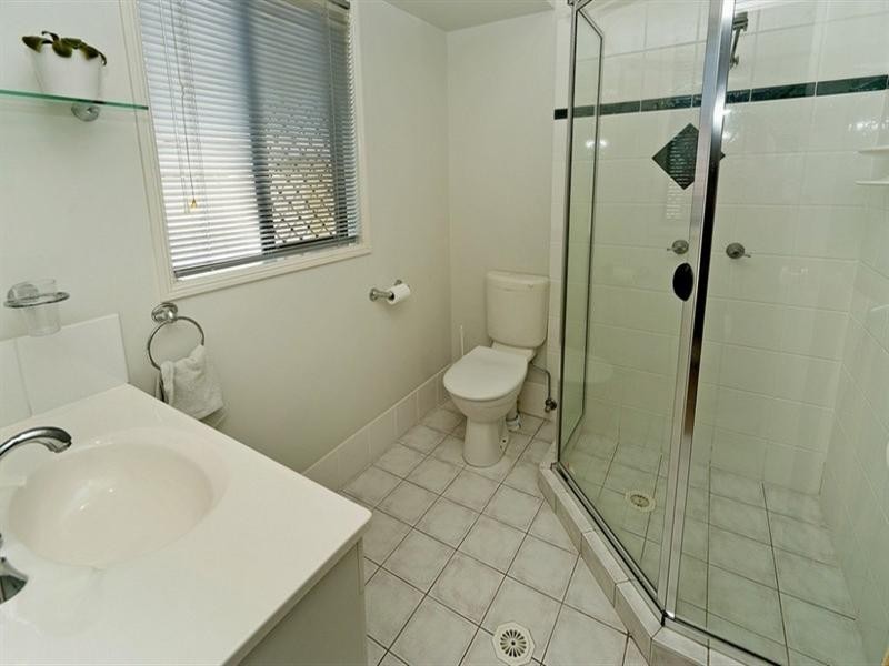 6 Palm Street, Pacific Pines QLD 4211