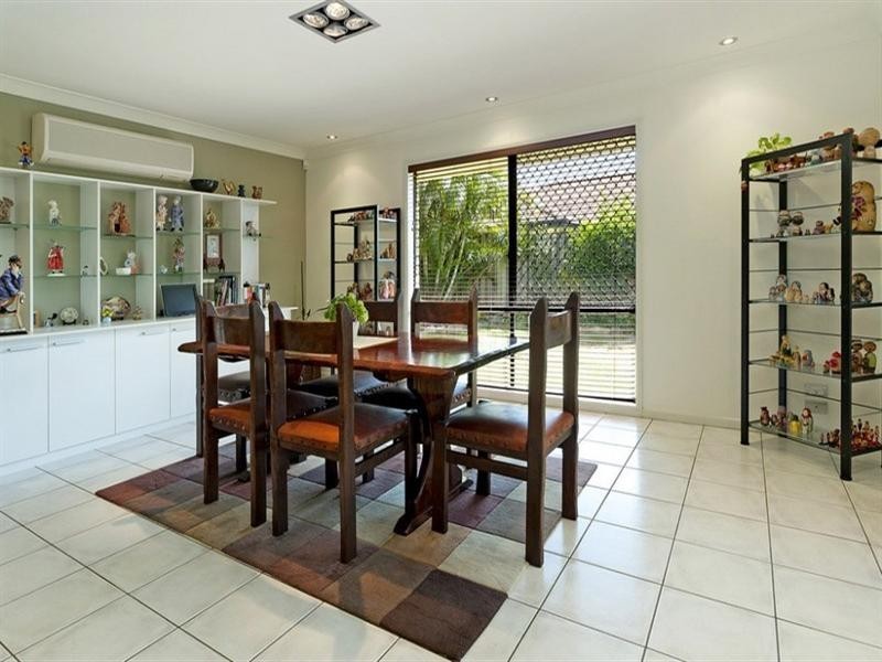 6 Palm Street, Pacific Pines QLD 4211