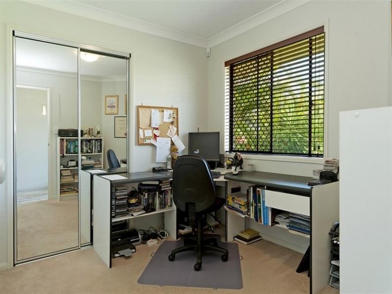 6 Palm Street, Pacific Pines QLD 4211