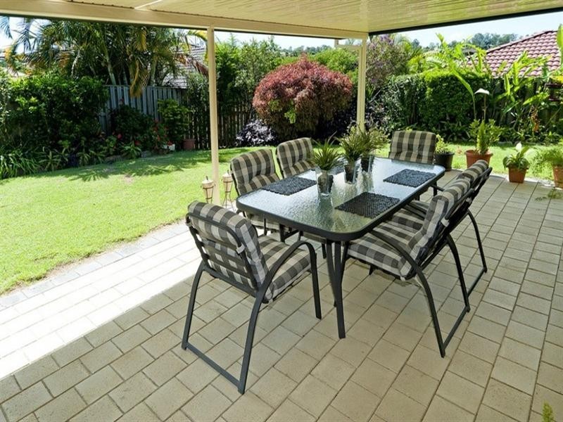 6 Palm Street, Pacific Pines QLD 4211