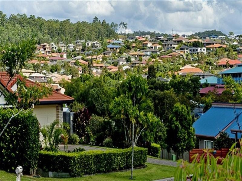 6 Palm Street, Pacific Pines QLD 4211