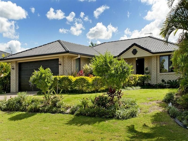 6 Palm Street, Pacific Pines QLD 4211
