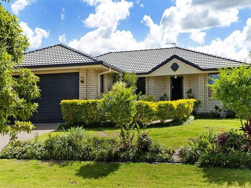 6 Palm Street, Pacific Pines QLD 4211