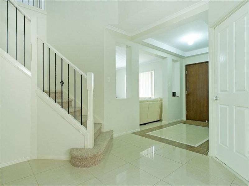 25 The Close, Helensvale QLD 4212