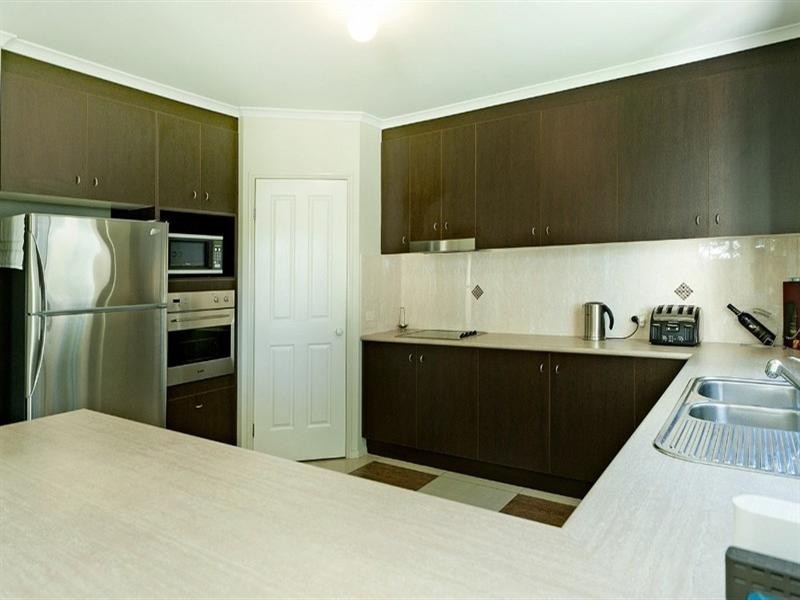 25 The Close, Helensvale QLD 4212