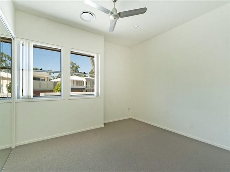 2/7006 Vista Drive, Benowa QLD 4217