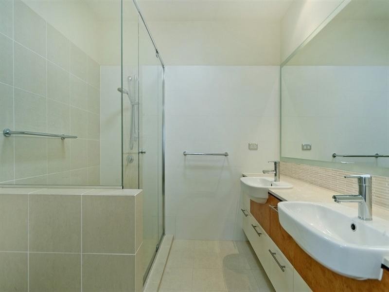 2/7006 Vista Drive, Benowa QLD 4217