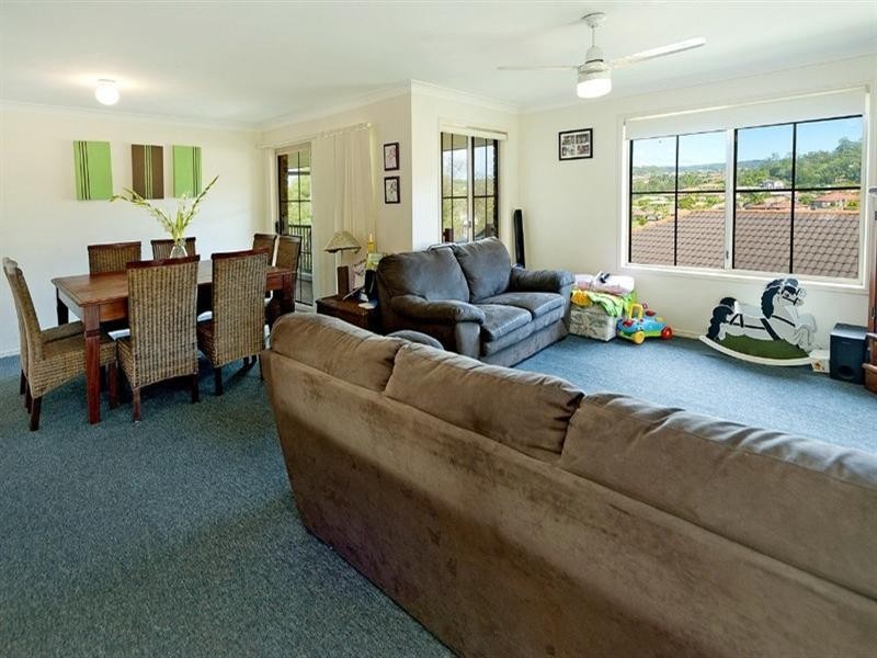 13 Henderson Rise, Pacific Pines QLD 4211