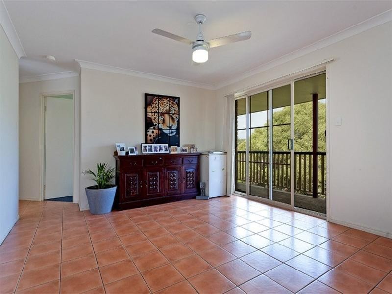 13 Henderson Rise, Pacific Pines QLD 4211