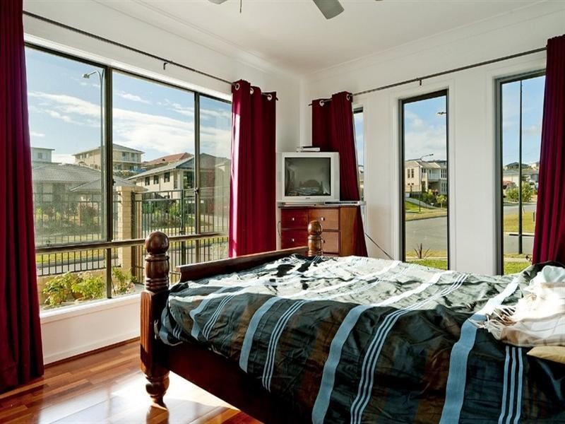 46 Faraday Crescent, Pacific Pines QLD 4211