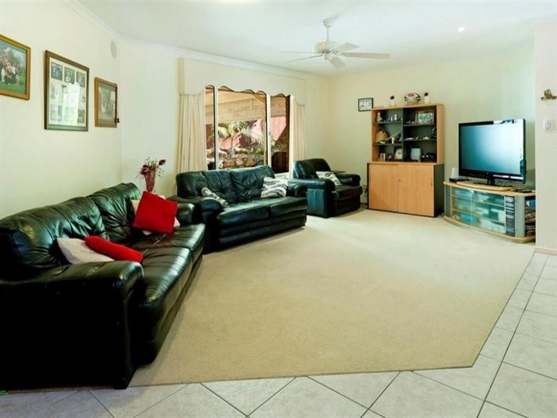 12 Moorea Court, Pacific Pines QLD 4211