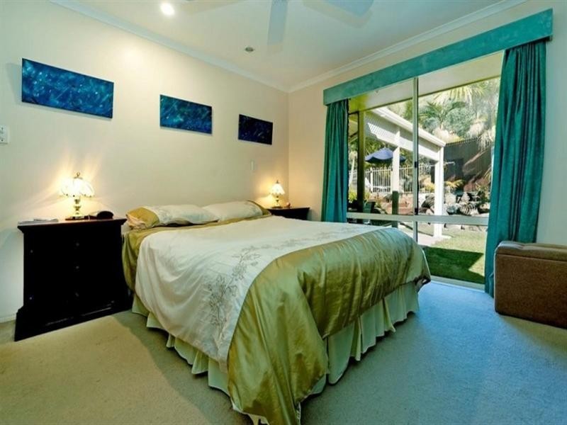 12 Moorea Court, Pacific Pines QLD 4211