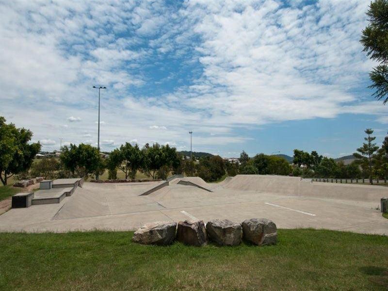 105-107 Glade Drive, Gaven QLD 4211