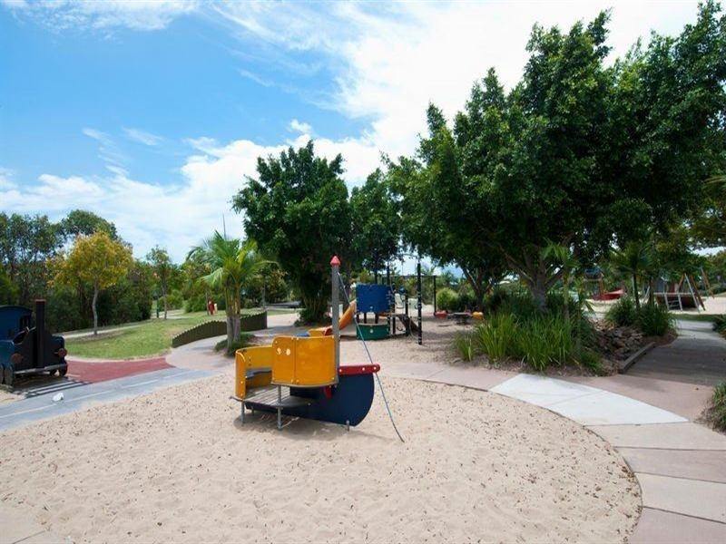 105-107 Glade Drive, Gaven QLD 4211