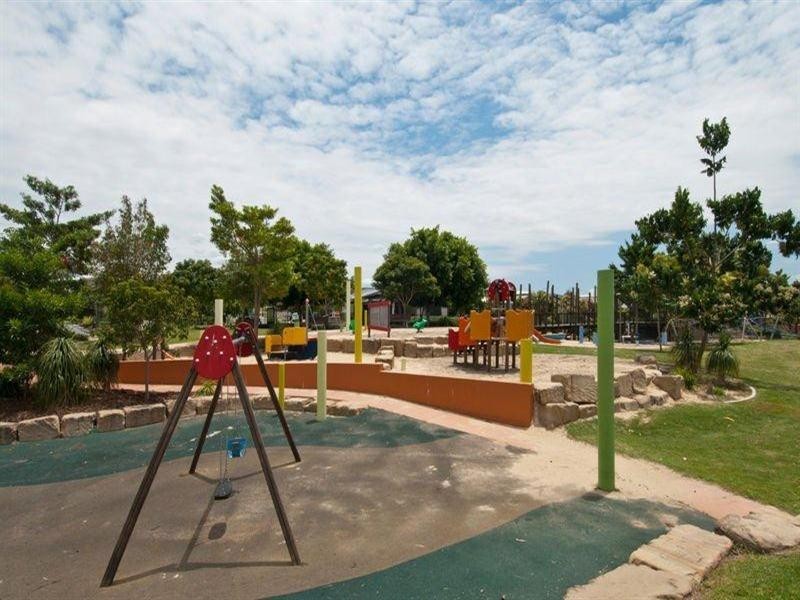 105-107 Glade Drive, Gaven QLD 4211