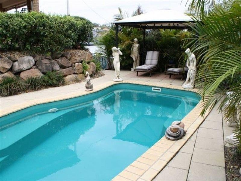 12 Cobbler Place, Pacific Pines QLD 4211