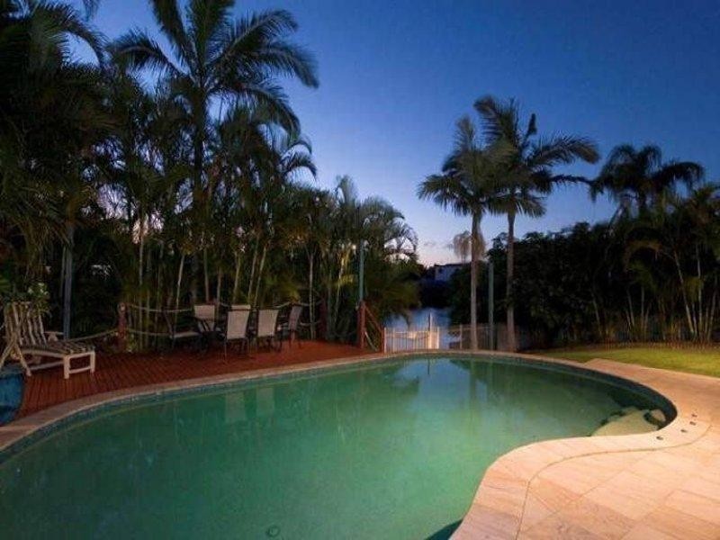 6 Gibraltar Drive, Isle Of Capri QLD 4217