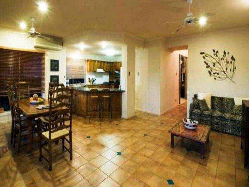 6 Gibraltar Drive, Isle Of Capri QLD 4217