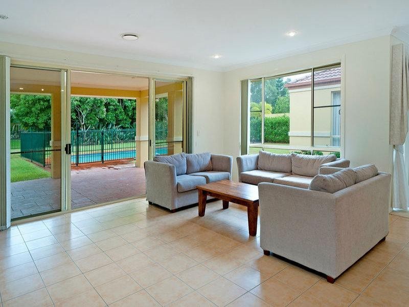 3154 Riverleigh Drive, Hope Island QLD 4212