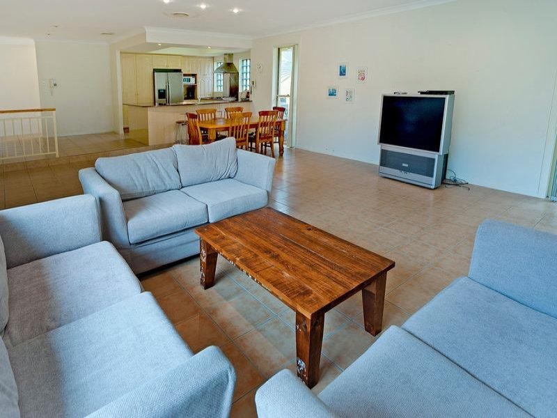 3154 Riverleigh Drive, Hope Island QLD 4212