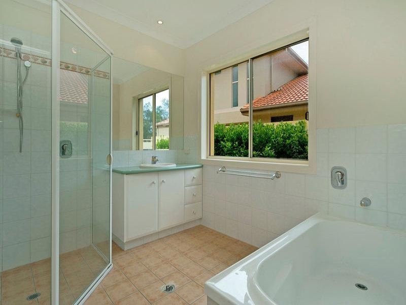 3154 Riverleigh Drive, Hope Island QLD 4212