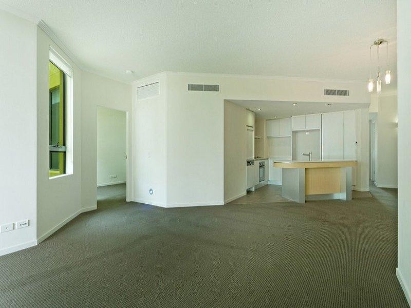 30/20 Bayview Street, Runaway Bay QLD 4216