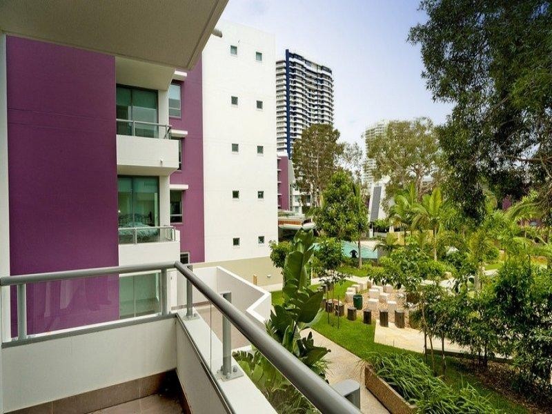 30/20 Bayview Street, Runaway Bay QLD 4216