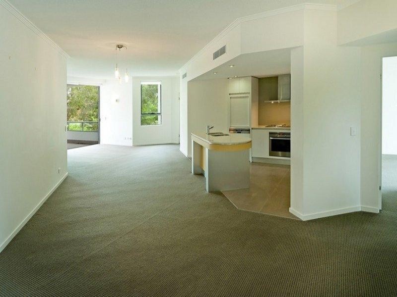 30/20 Bayview Street, Runaway Bay QLD 4216