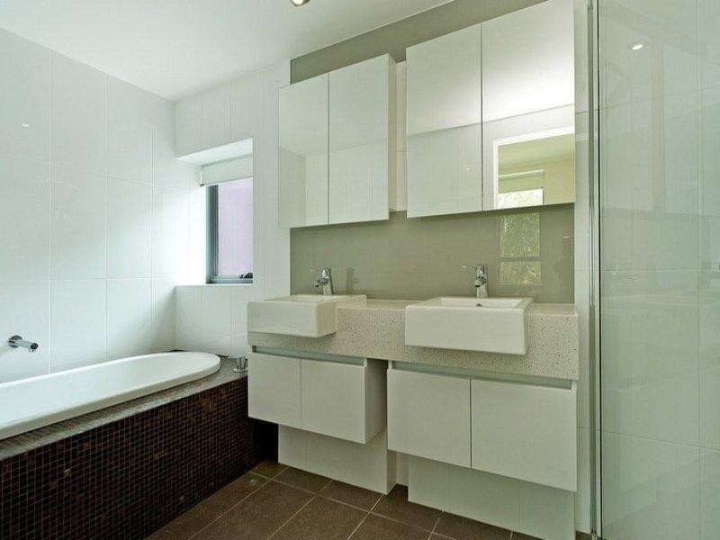 30/20 Bayview Street, Runaway Bay QLD 4216