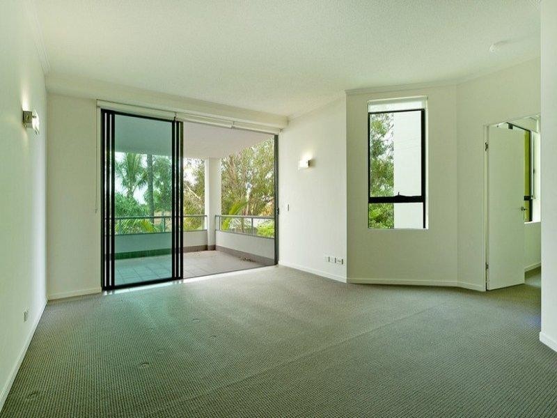 30/20 Bayview Street, Runaway Bay QLD 4216