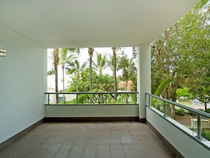 30/20 Bayview Street, Runaway Bay QLD 4216