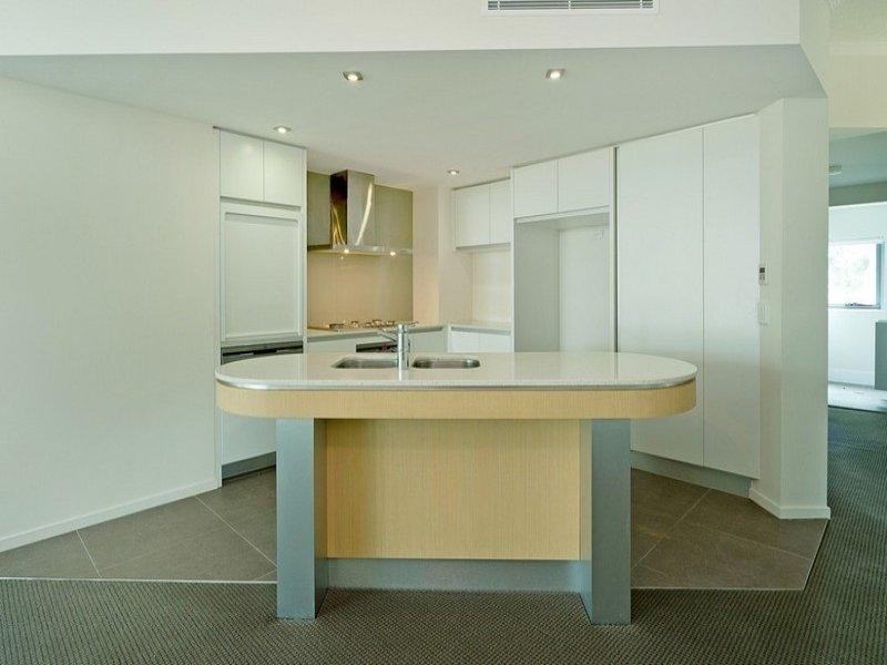 30/20 Bayview Street, Runaway Bay QLD 4216