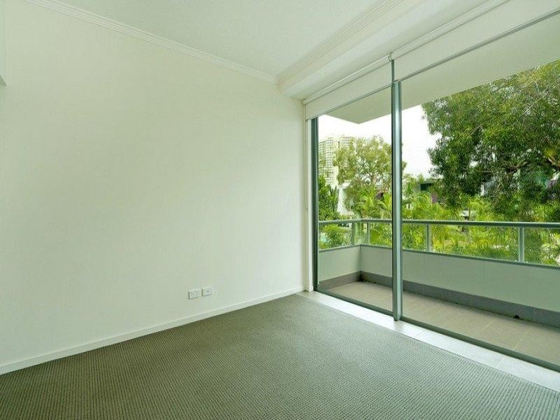 30/20 Bayview Street, Runaway Bay QLD 4216