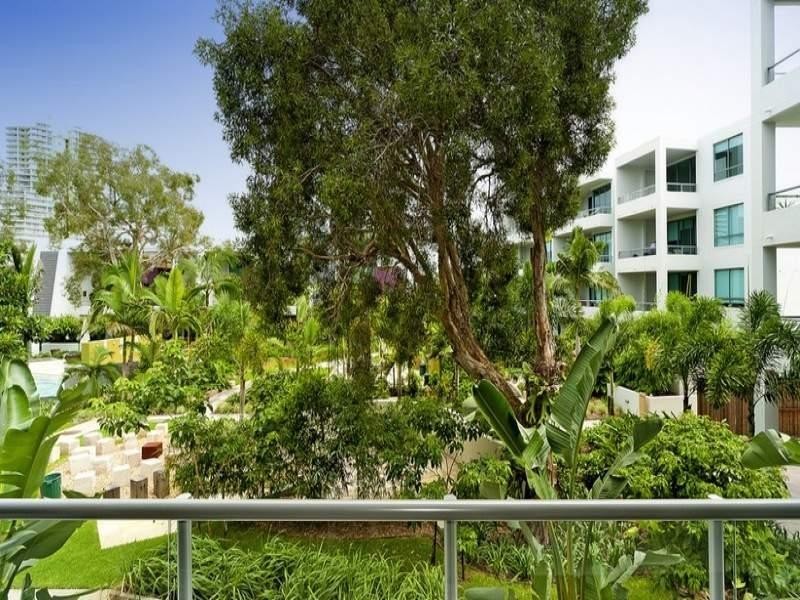 30/20 Bayview Street, Runaway Bay QLD 4216