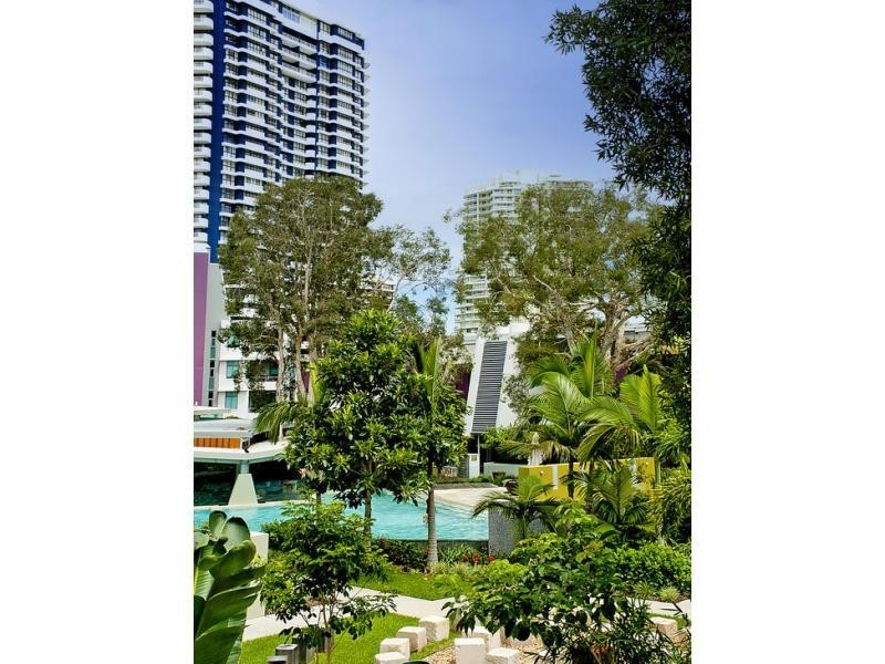 30/20 Bayview Street, Runaway Bay QLD 4216