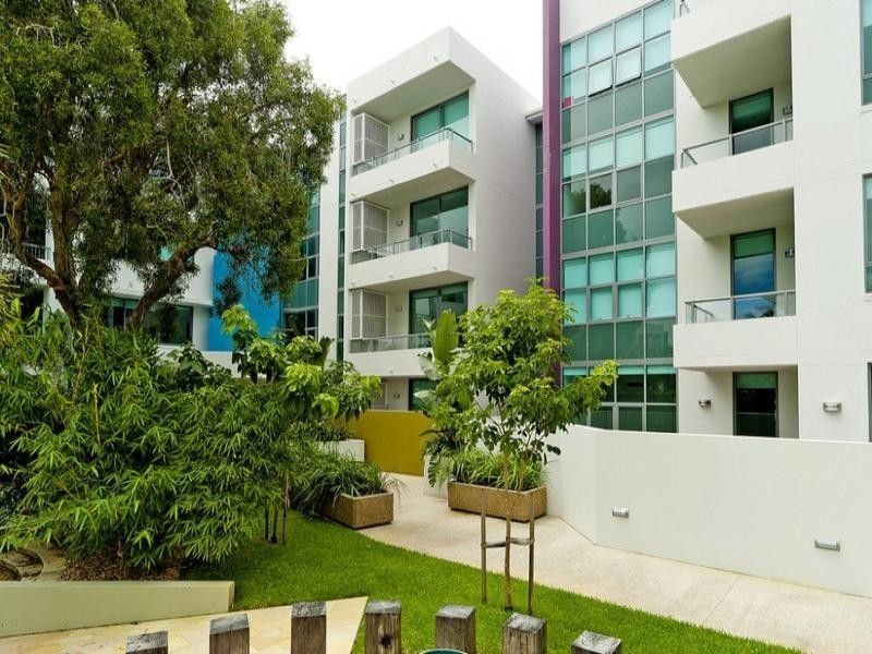 30/20 Bayview Street, Runaway Bay QLD 4216