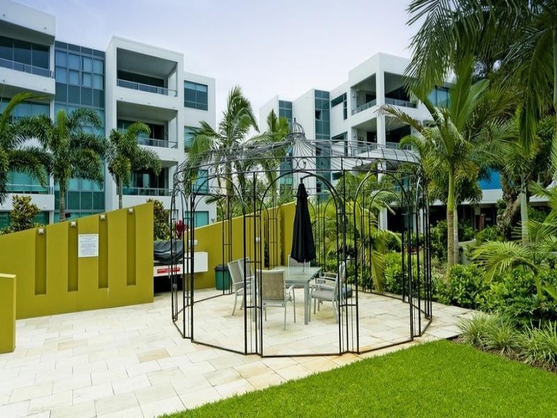 30/20 Bayview Street, Runaway Bay QLD 4216