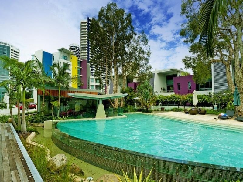 30/20 Bayview Street, Runaway Bay QLD 4216