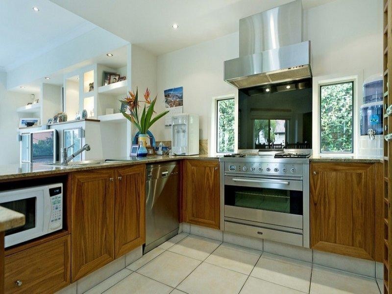 9 Mercure Place, Highland Park QLD 4211