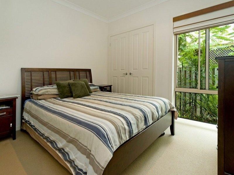 9 Mercure Place, Highland Park QLD 4211