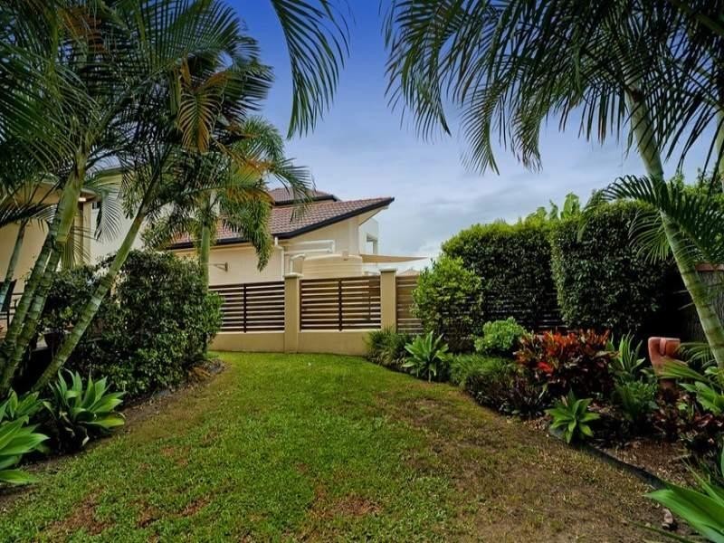 9 Mercure Place, Highland Park QLD 4211