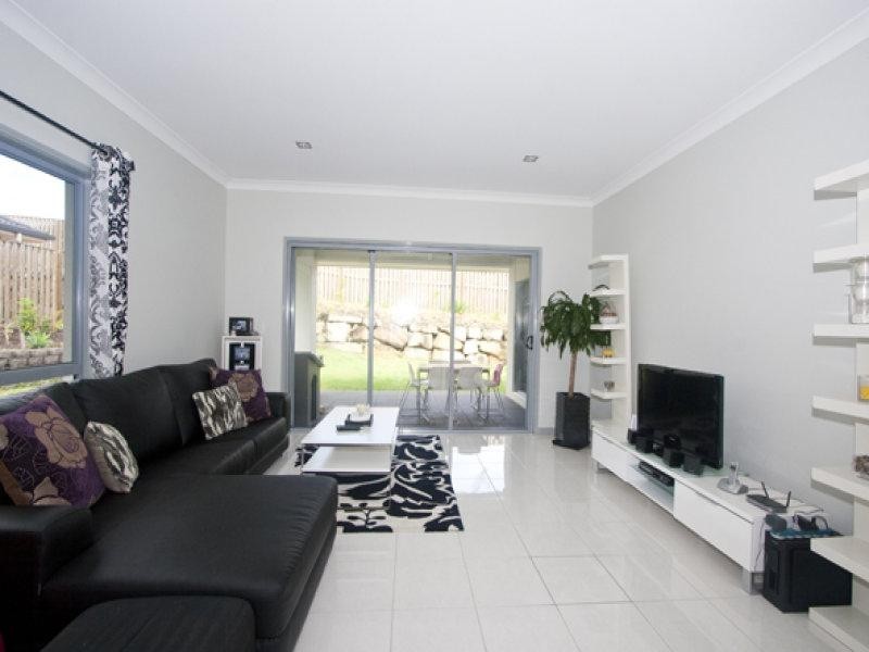 30 Faraday Crescent, Pacific Pines QLD 4211