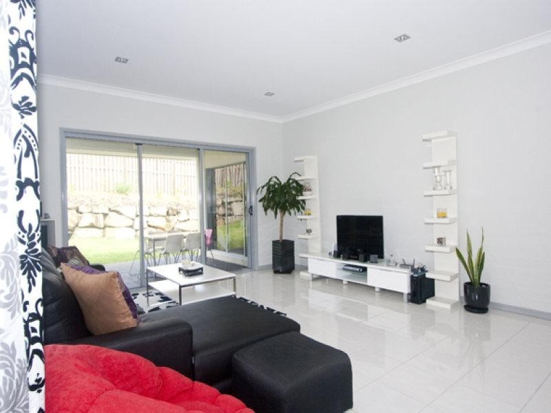 30 Faraday Crescent, Pacific Pines QLD 4211