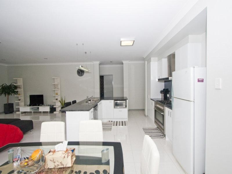 30 Faraday Crescent, Pacific Pines QLD 4211