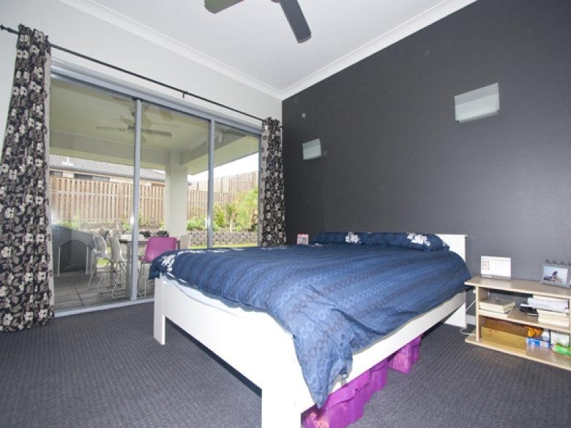 30 Faraday Crescent, Pacific Pines QLD 4211