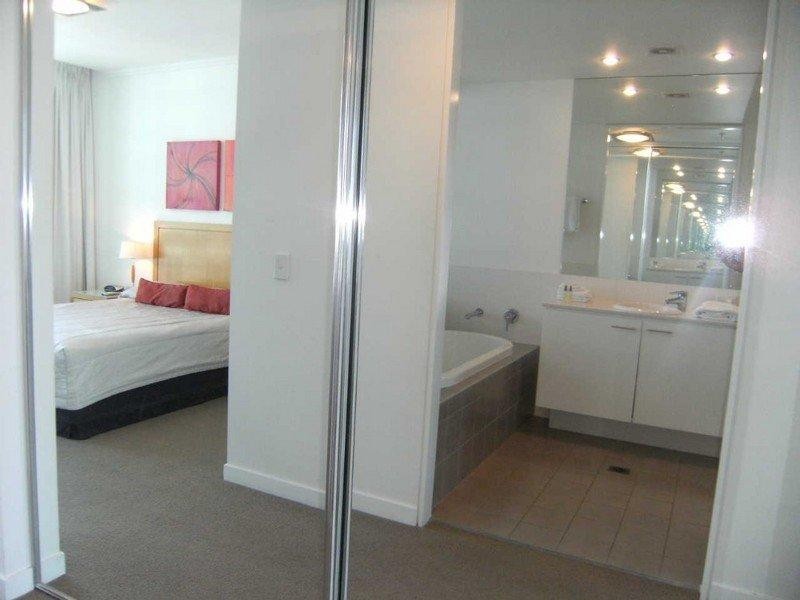 2605/33 T E Peters Drive, Broadbeach Waters QLD 4218