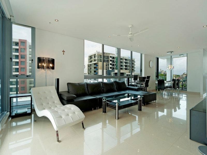 801/4 Como Crescent, Southport QLD 4215