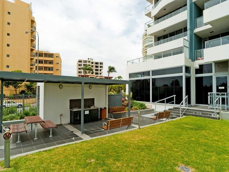 801/4 Como Crescent, Southport QLD 4215