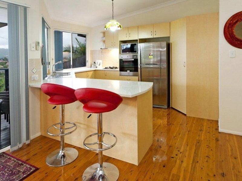 27 Manra Way, Pacific Pines QLD 4211