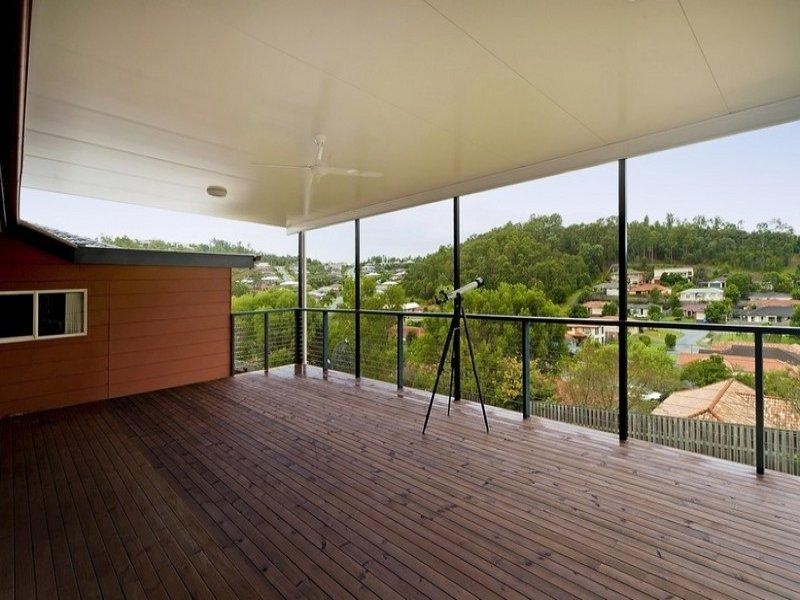 27 Manra Way, Pacific Pines QLD 4211